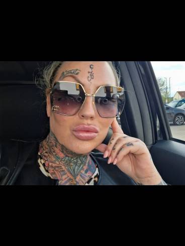 DOMINANTE BIZARR MILF MIRIAM 9