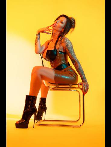 DOMINA CHARLIZE - Bi Boy/aktiv-passiv Session 4