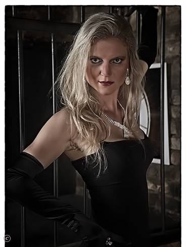 NEU! Domina- Bizarrärztin- Latexgöttin Genoveva 6