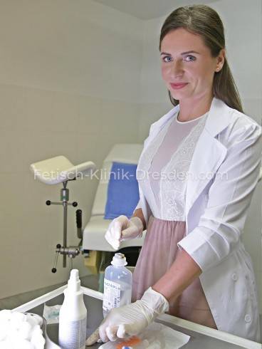 Dr. Tanya Medica in der Fetischklinik Dresden 4