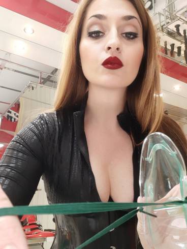 Klinische Studie mit Herrin Lady Divina 2
