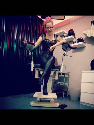 Dr. Bellatrix de Vil 26