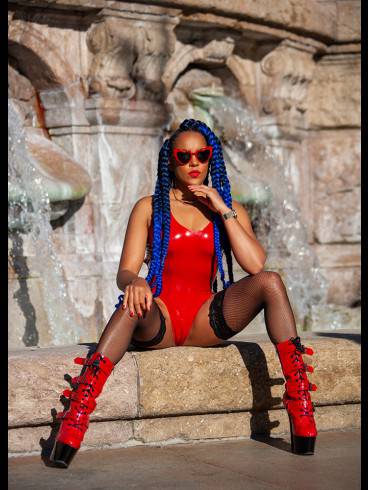 Die Löwin der Karibik - Miss Elektra 13