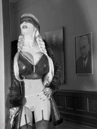 Domina Donna Diva 16