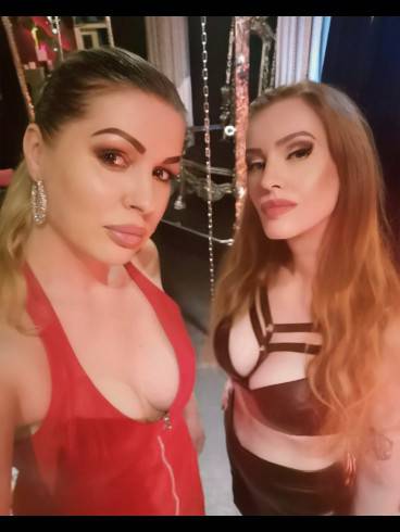 Duo Session mit Aurelia van Foxx & Medusa Manie 1