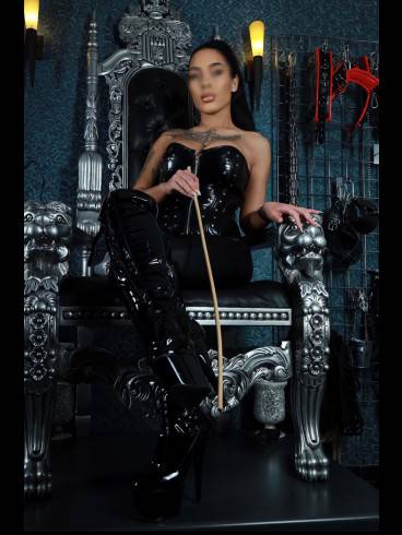 Lady Vivien Violet nur am 26 Juli 8