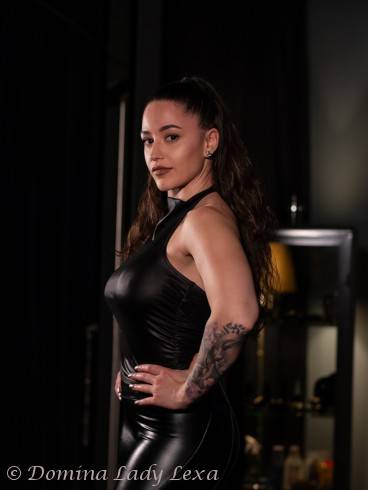 Domina Lady Lexa 2