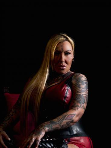 BIZARR MILF MIRIAM DOMINANT 2