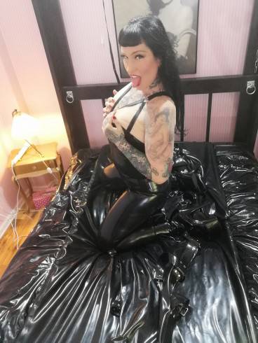 Domina Lady Vampira 5