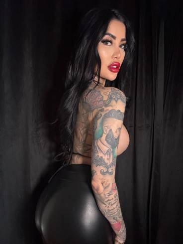 Lady Siaki 14