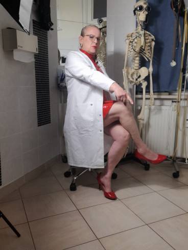 Klinikerin und Domina Frau Dr.Vera Schulz 1