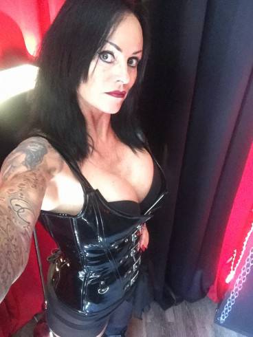 Domina Herrin Liane im VIP Mannheim 63