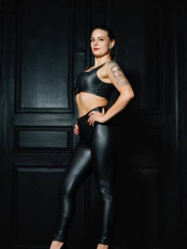 Jungdomina Lady Manada 6