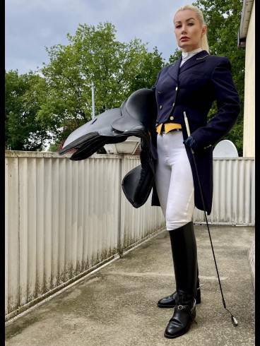 Reiter Herrin - Riding Mistress Victoria Violence 1