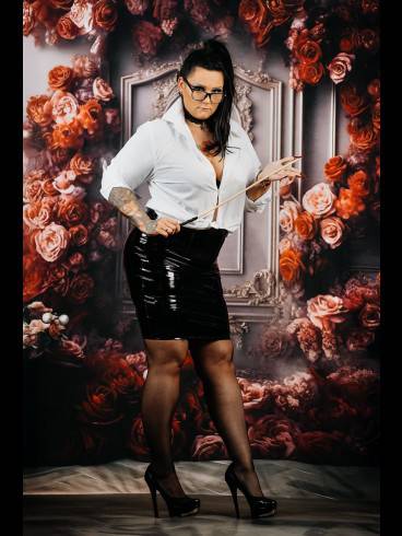 Mistress Scarlett FoXxx 5