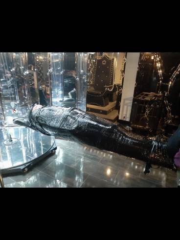 Folienbondage extrem 4