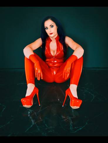 MISTRESS LUCIANA - FISTQUEEN - DEEP IN YOUR ASS 2