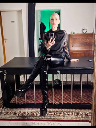 Mistress Helen Bates 4