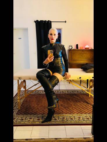 Mistress Helen Bates- Langzeiterziehung 18