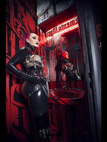 MISTRESS ANDROMEDA X - NOVEMBER STUDIO ELEGANCE 5