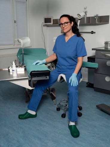 Frau Dr. Lana NEU in der Fetischklinik Berlin 1