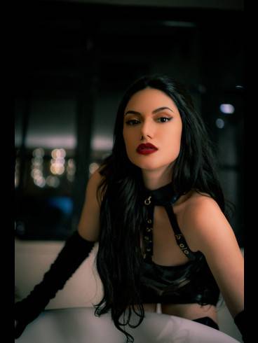BRAZILIAN DOMINATRIX - MISS VIXEN NOIR 40