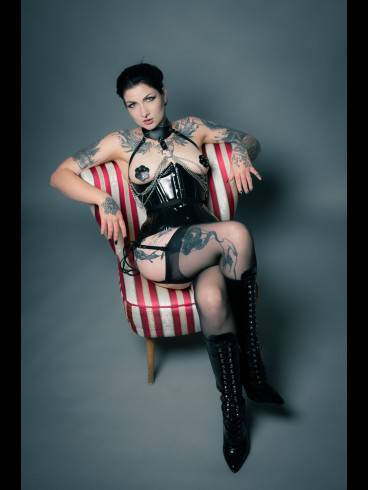 Mistress Dea De Vil in München 5