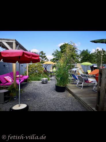 Fetish-Pool-Party in der FetishVilla 3