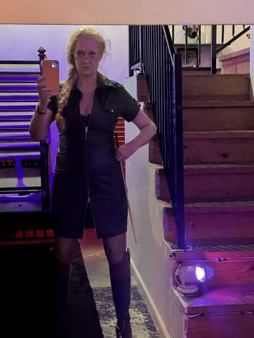 GERMAN MISTRESS DIEVE! 15