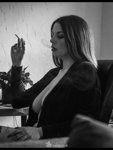 Lady Lucie White 8