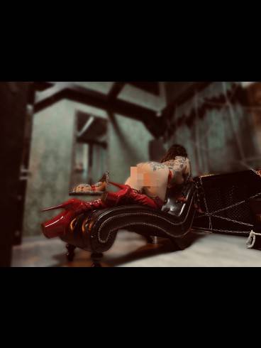 Hanna de Vil Fetischbetreuerin 12