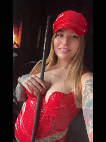 Mistress Hannah - Eleganz in einer Person! 5