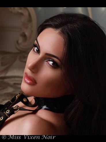 BRAZILIAN DOMINATRIX - MISS VIXEN NOIR 21