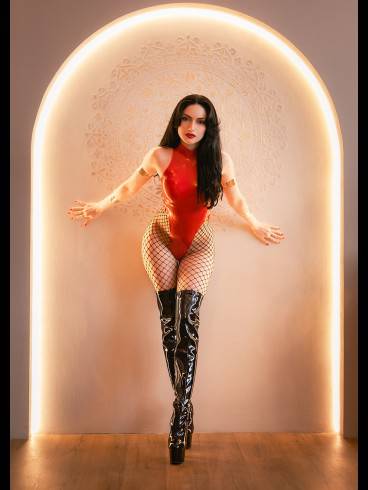 BRAZILIAN DOMINATRIX - MISS VIXEN NOIR 54