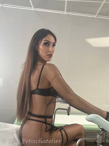 Bizarrlady Bella 15