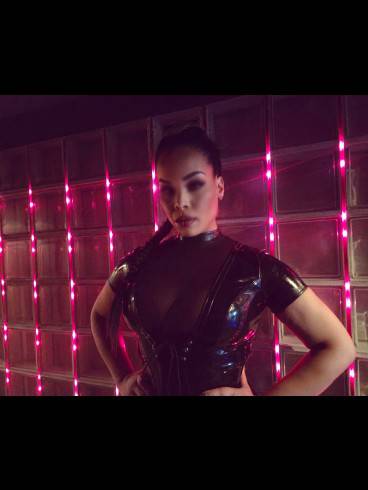 Samantha Fox-in NV 7