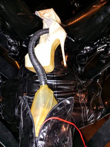 DOMINATRIX AMAZONE RACHEL STIEFELFRAU 14