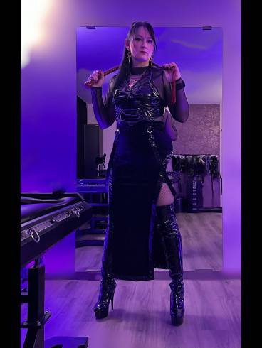 Herrin Astoria NEU in Augsburg 2