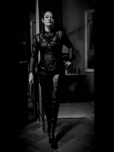 Herrin Astoria NEU in Augsburg 15