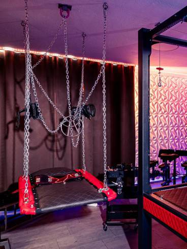 Golden Cage Black Room 3