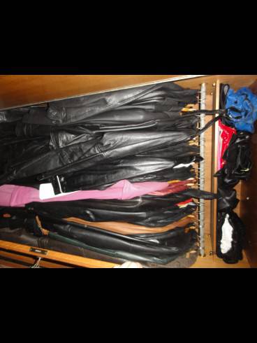 Lederkleidung Echtleder an Dominas zu verschenken 3