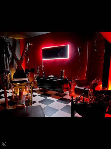 Bizarrdomina Sophie Fleur 25