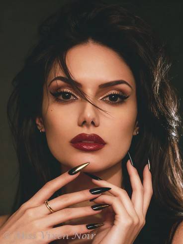 BRAZILIAN DOMINATRIX - MISS VIXEN NOIR 5