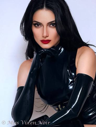 BRAZILIAN DOMINATRIX - MISS VIXEN NOIR 7