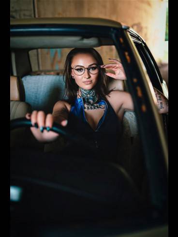 Jungdomina Lady Venom 2