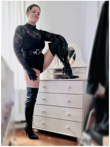 Mistress Skylla Jadore - Fetisch-Escort 3