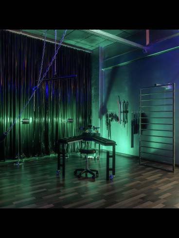 BLACKSTYLE Latex-Raum im Atrium 2