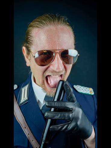 24h Gefängnis zu Neujahr - 1 Platz! 0h Sektdusche 6