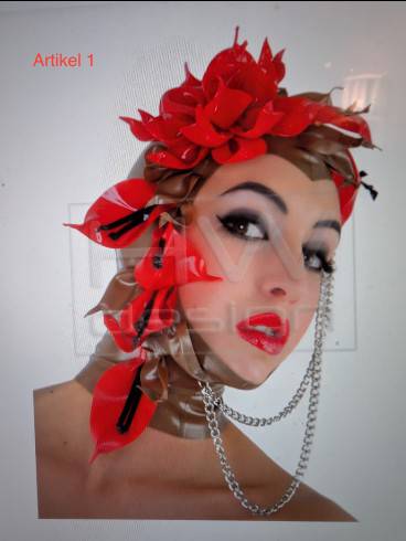 Noa Navaro - Ich löse meine Latexgarderobe auf 1