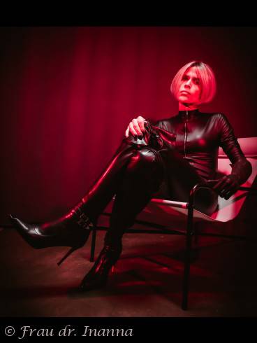 Neu!! Trans Frau Dr. Inanna im SM Bhf. 2